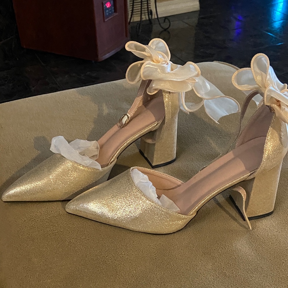 SHEIN Gold Heels with Bow Accent